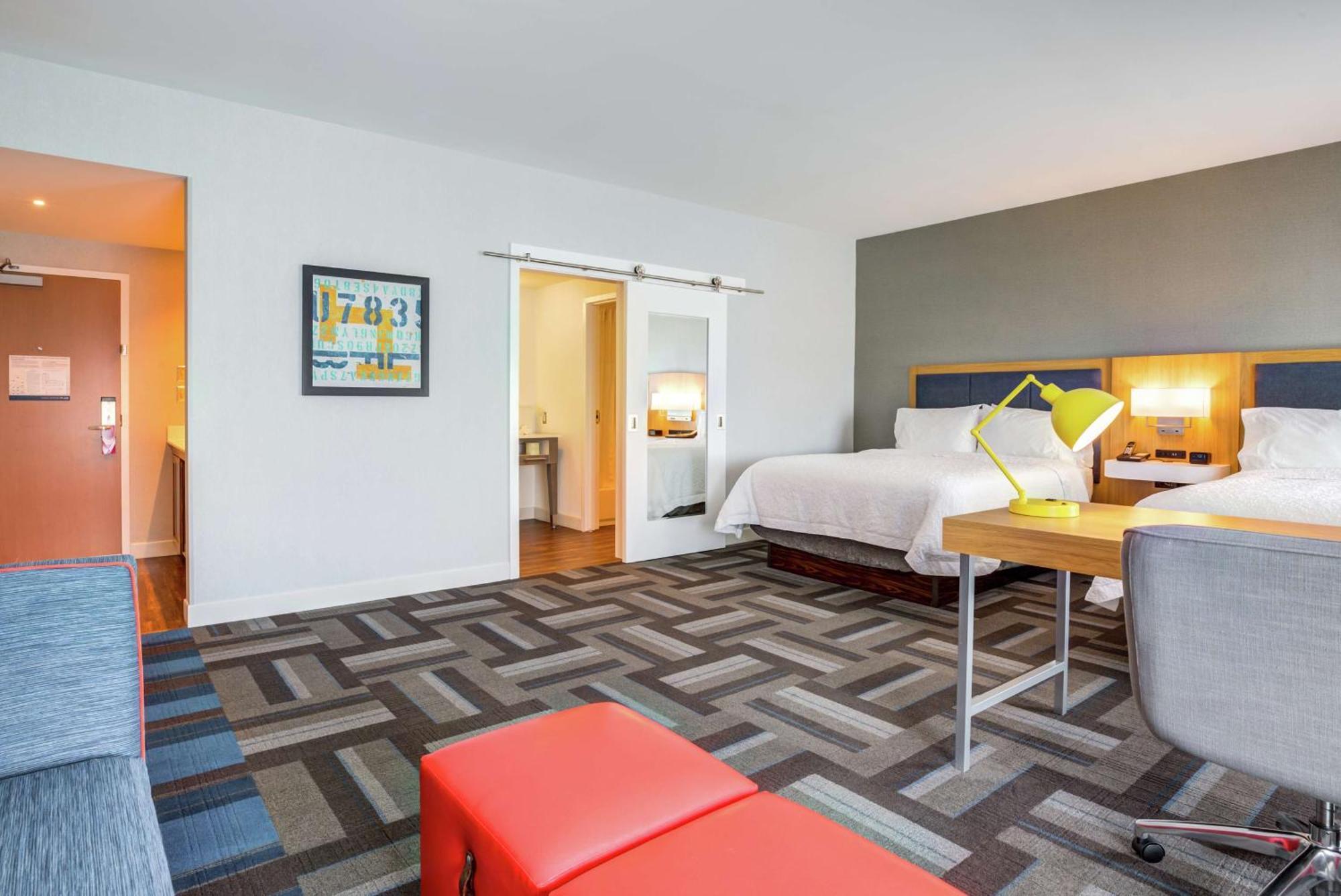 Hampton Inn & Suites Boston/Waltham Exterior foto